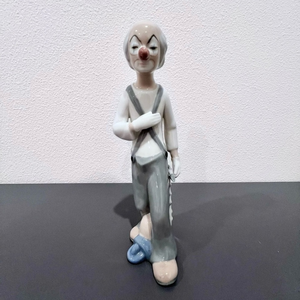 Casades Clown figurine 9 1/4" Tall With Saxophone Made in Spain -‎ Vintage